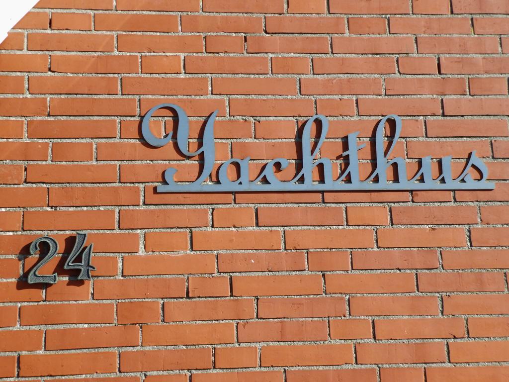 Yachthus - Direkt Am Meer Carolinensiel Eksteriør billede